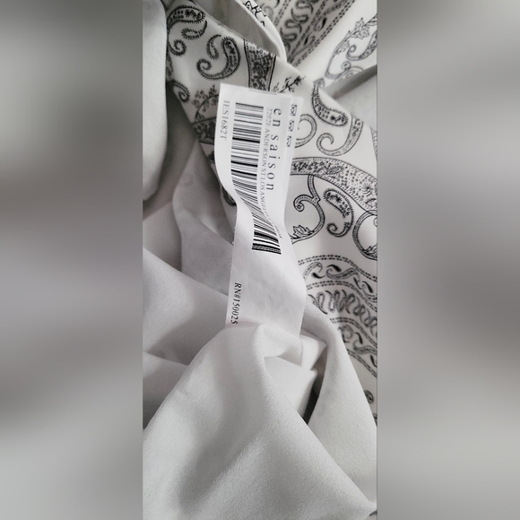 NWOT! En Saison Women's Scarf Print Wrap Blouse Size Small - Picture 4 of 7